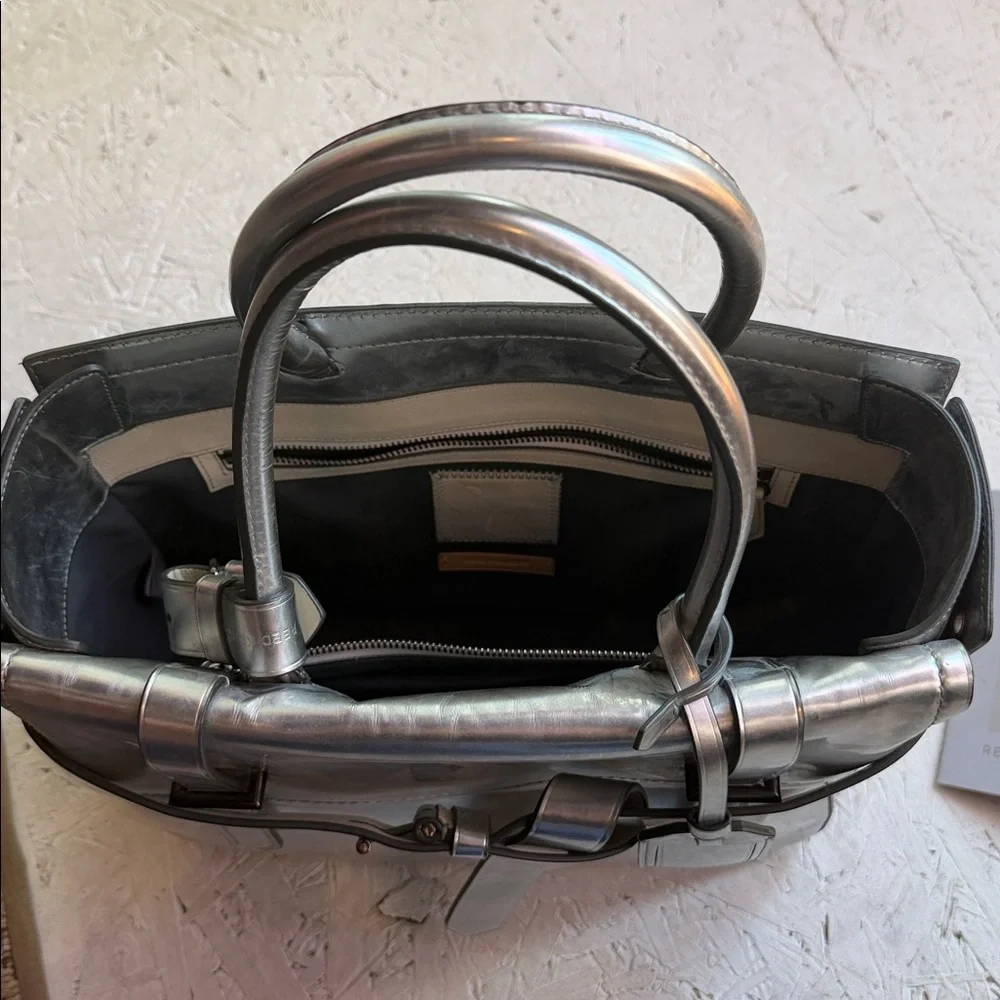 Leather Tote Bag in Metallic Gray